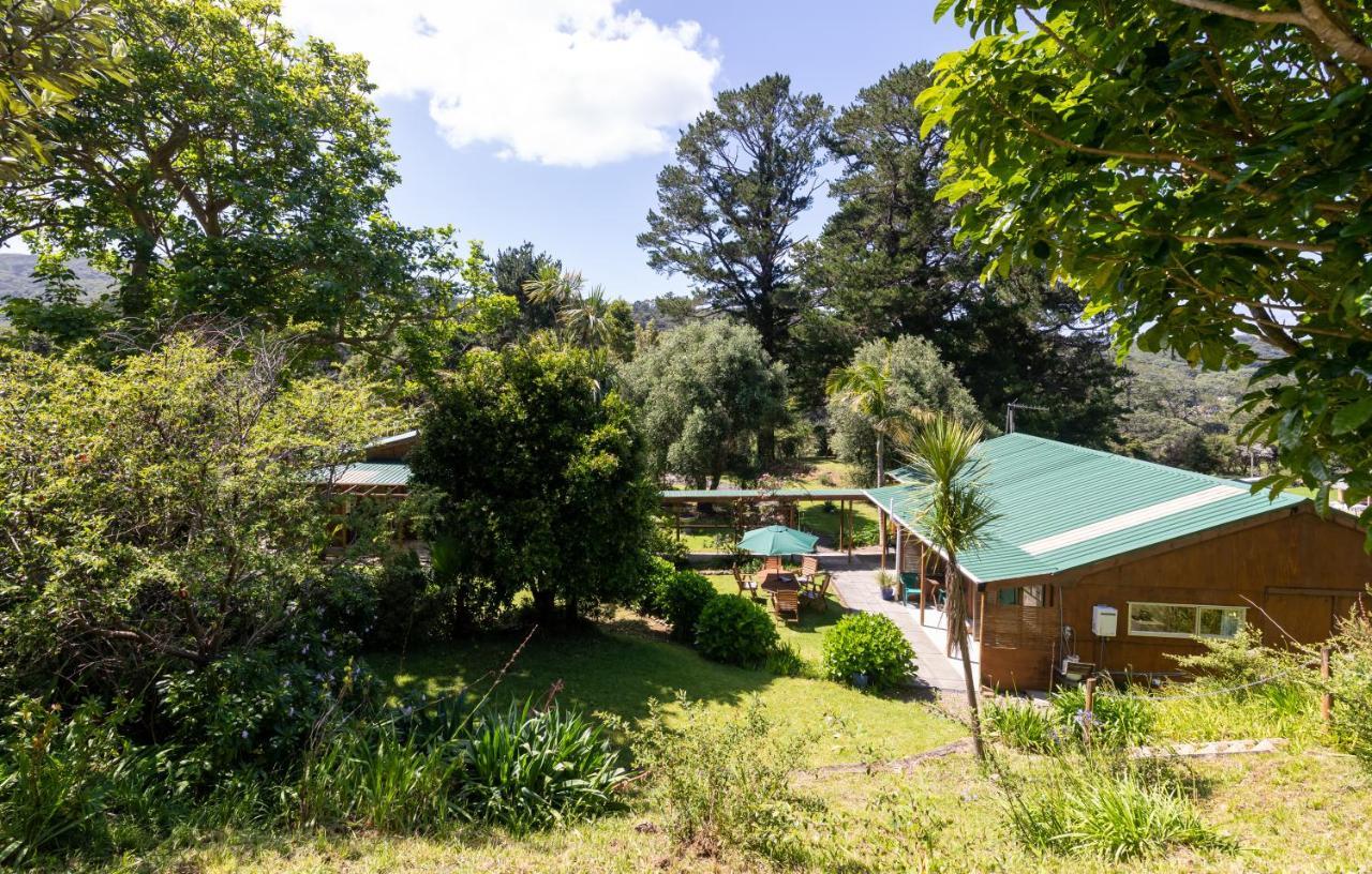 Aotea Lodge Great Barrier Tryphena Esterno foto